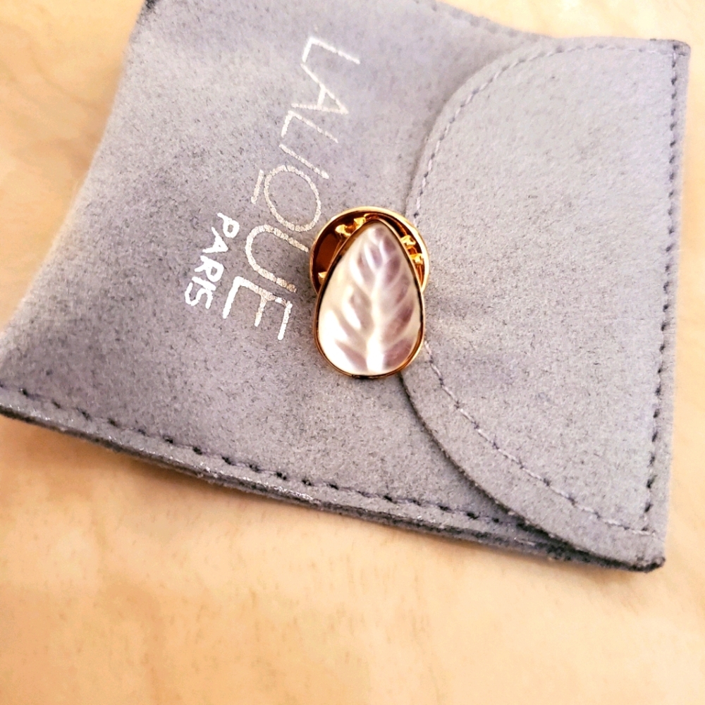 Lalique pin